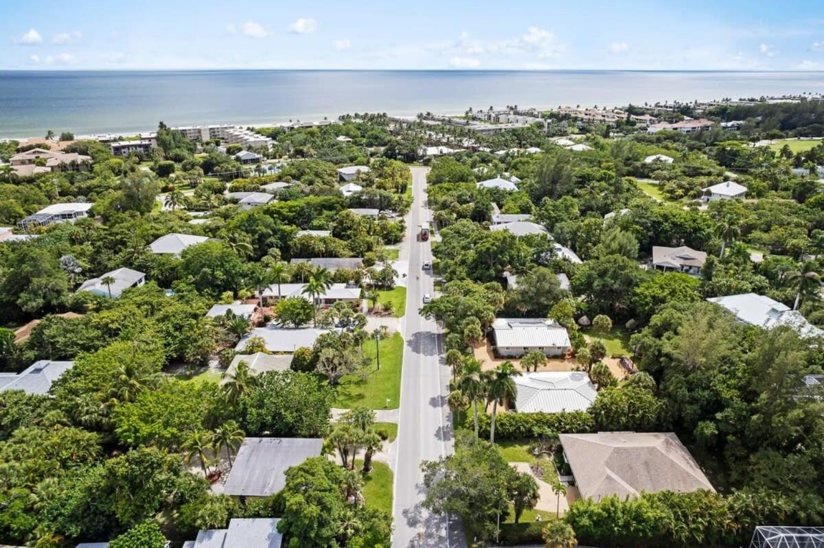 Charming Suite With Balcony And Bikes At Historic Sandpiper Inn Sanibel Exterior foto